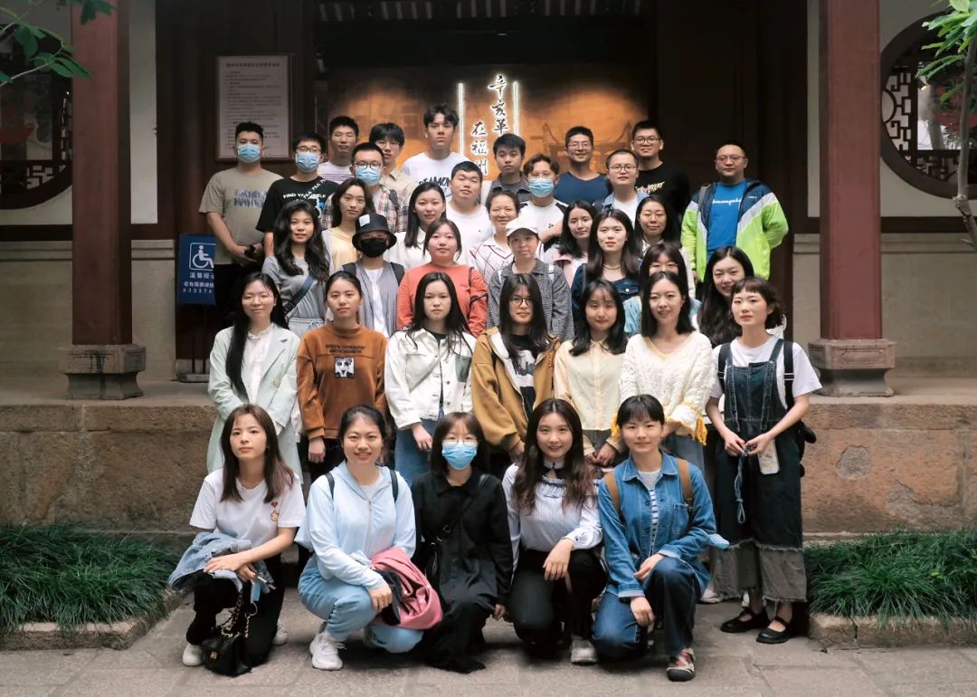 忆峥嵘岁月，明信仰之道——福建新华联合印务集团团支部与福建科学技术出版社团支部等联合开展“五四”青年
